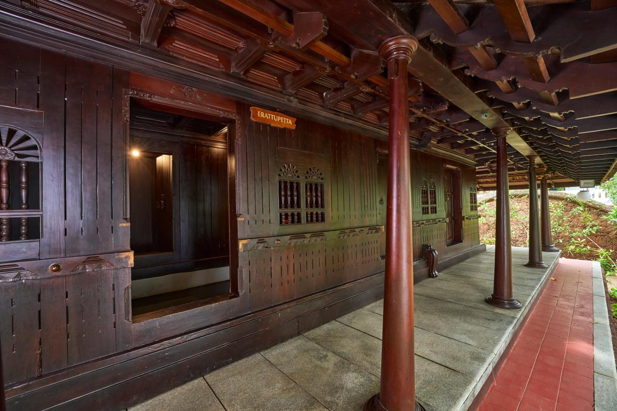 The Leela Ashtamudi, A Raviz Hotel Coulão Exterior foto The interior of the house