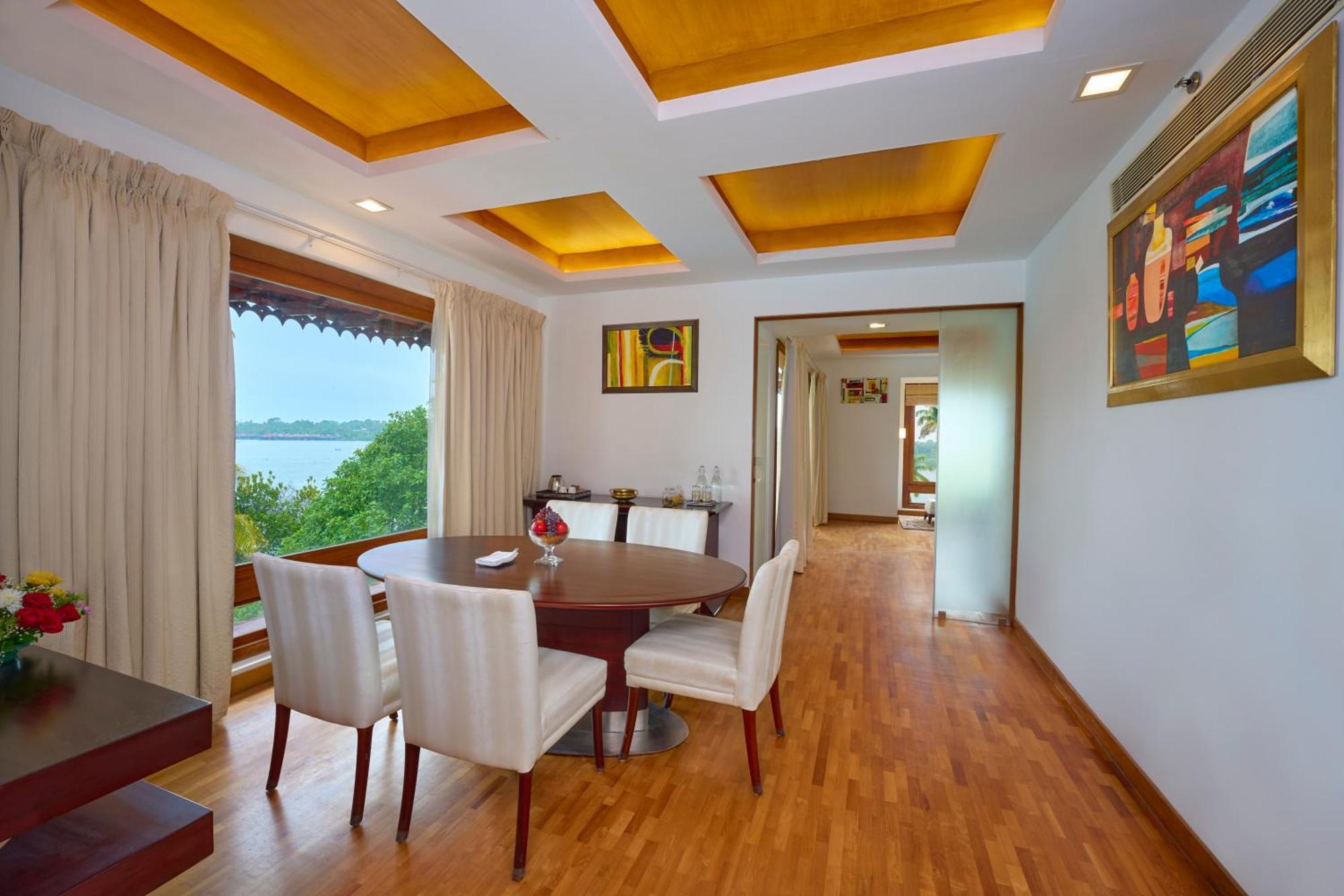 The Leela Ashtamudi, A Raviz Hotel Coulão Exterior foto Dining room